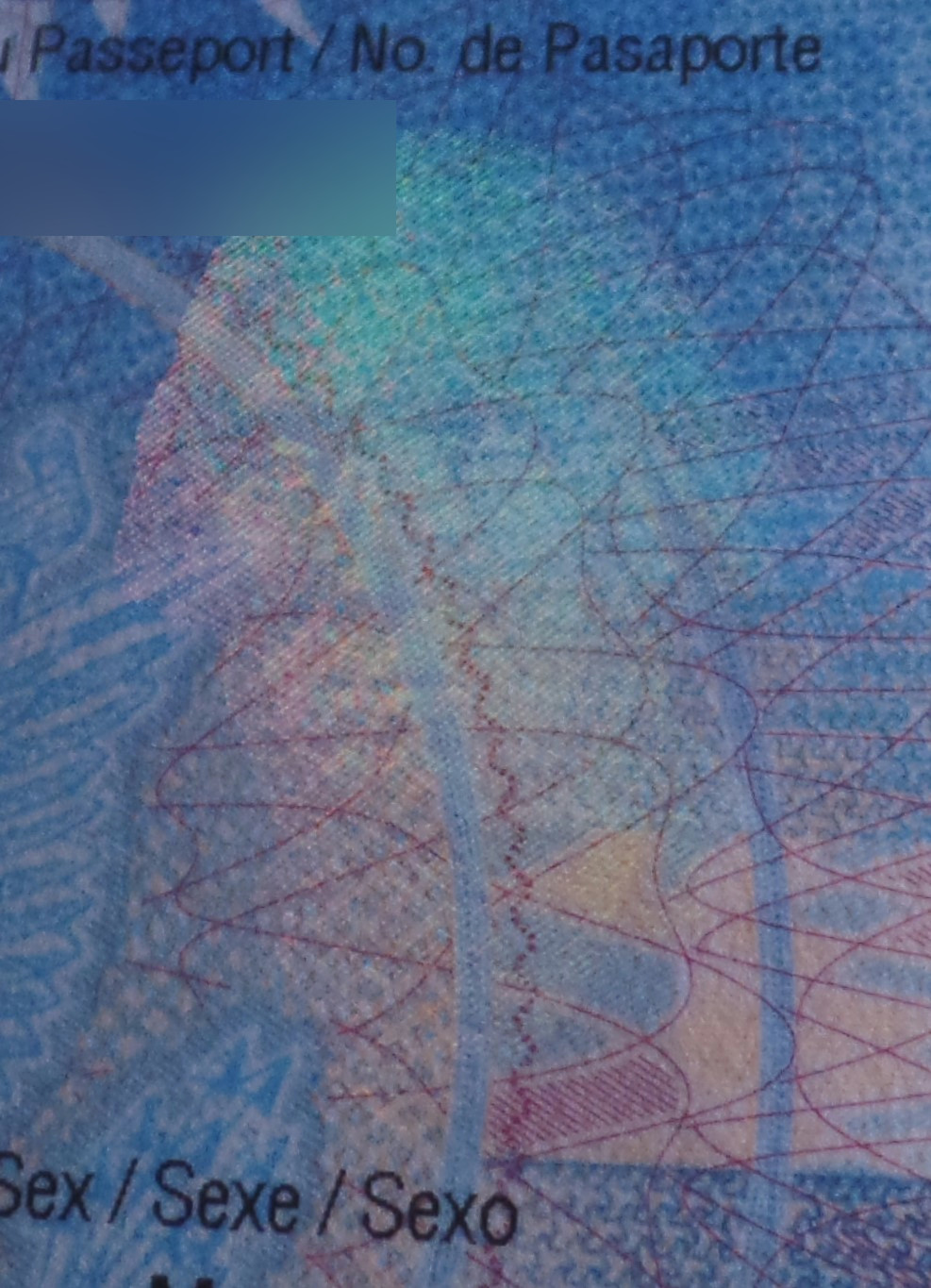 Hologram showing the head of a man